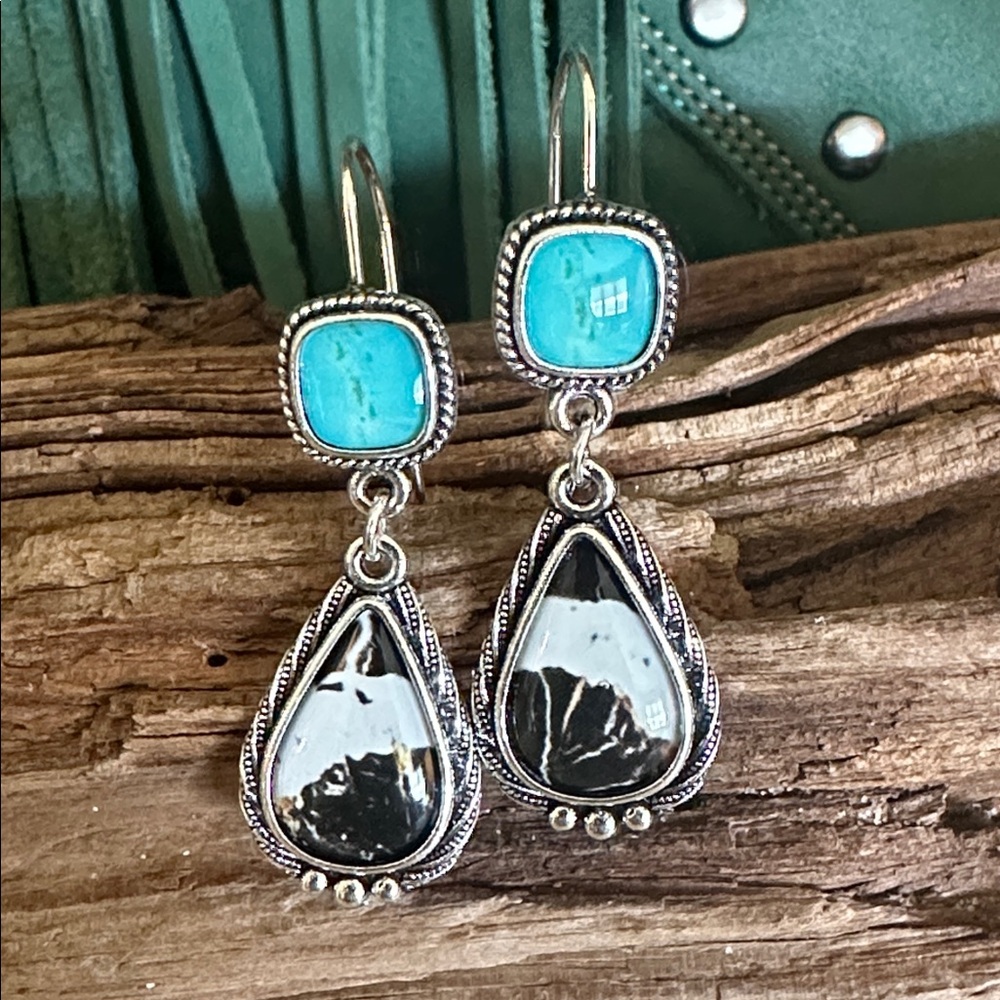 Turquoise White Buffalo Stone Drop Earrings Silver Tone Boho Western Dangle NWT